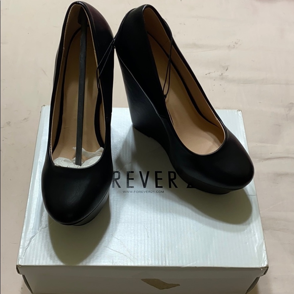 Forever 21 - Black Wedge